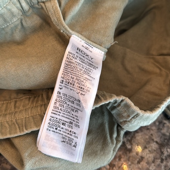 Roxy scenic route drab green shorts NWT L - Picture 10 of 10